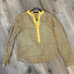 Women’s blouse size XS